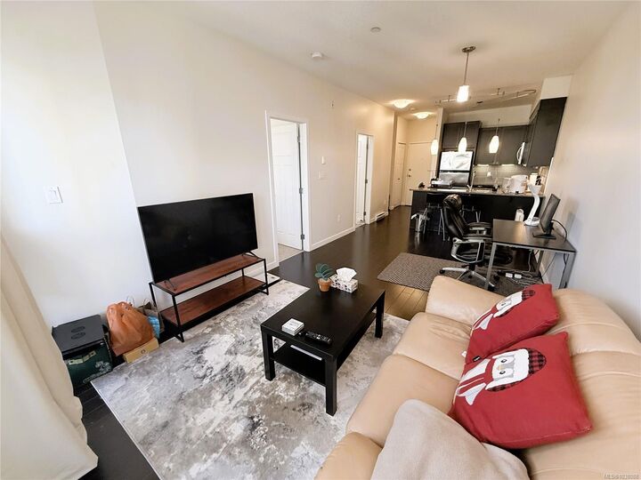 Property Photo: 99 Chapel St 412 BC V9R 5H3