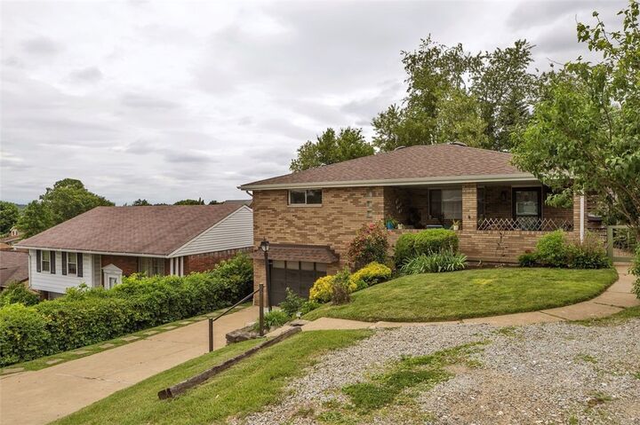 Property Photo: 411 Maple St PA 15122