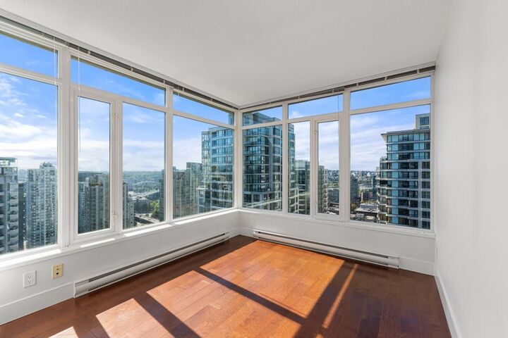 Property Photo:  888 Homer Street 2804  BC V6B 0H7 