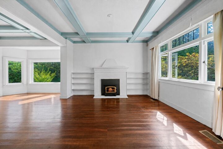 Property Photo: 1376 11th Street BC V7T 2M9