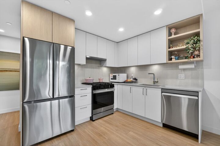 Property Photo:  723 Grover Avenue 210  BC V3J 0L9 