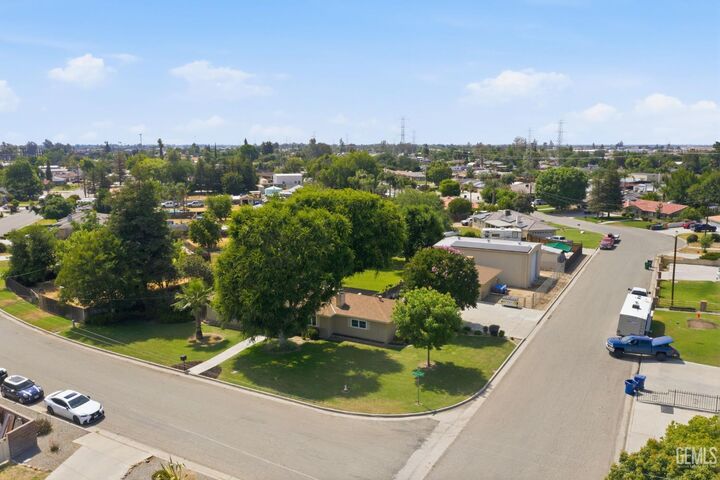 Property Photo:  11600 Whippoorwill Lane  CA 93312 