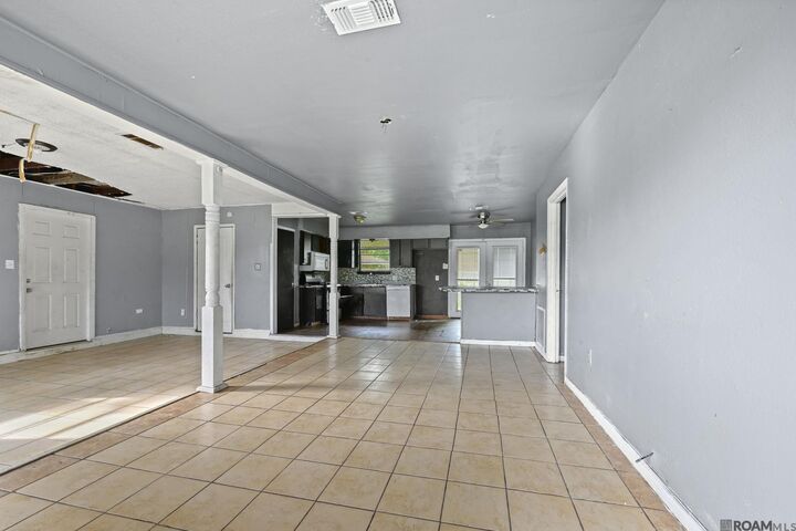 Property Photo:  5830 Princess Ct  LA 70811 