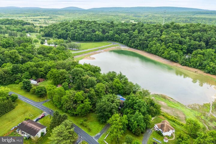 Property Photo: 121 Cherokee Trail VA 22602