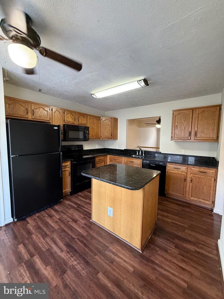 Property Photo: 105 West Park Drive VA 22554