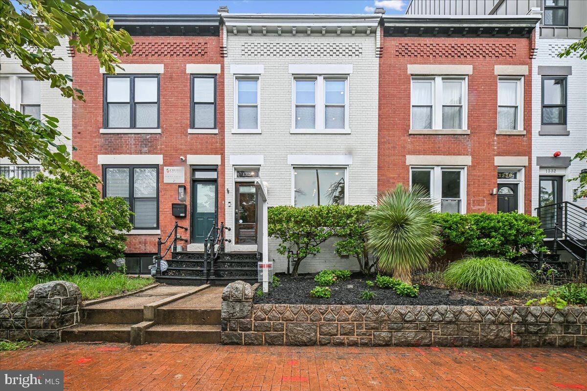 Property Photo:  1328 G Street SE  DC 20003 