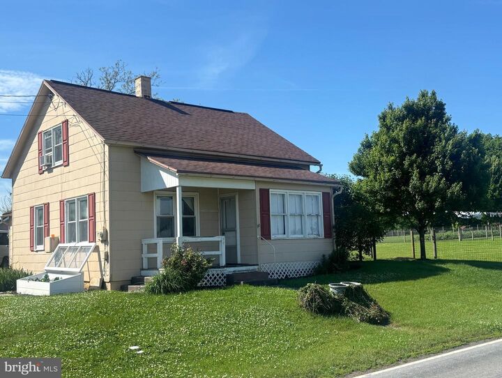 Property Photo:  44 S Soudersburg Road  PA 17572 