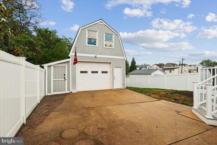 Property Photo: 12 Linden Avenue MD 21401