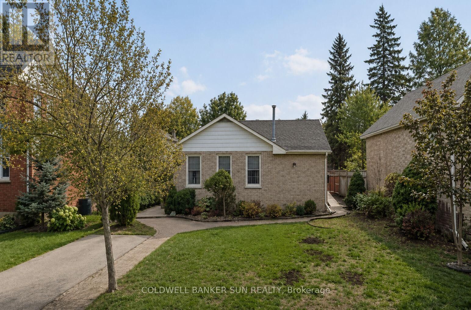 Property Photo:  500 Canterbury Street  ON N4S 4K7 