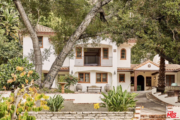 Property Photo:  3268 Serra Rd  CA 90265 