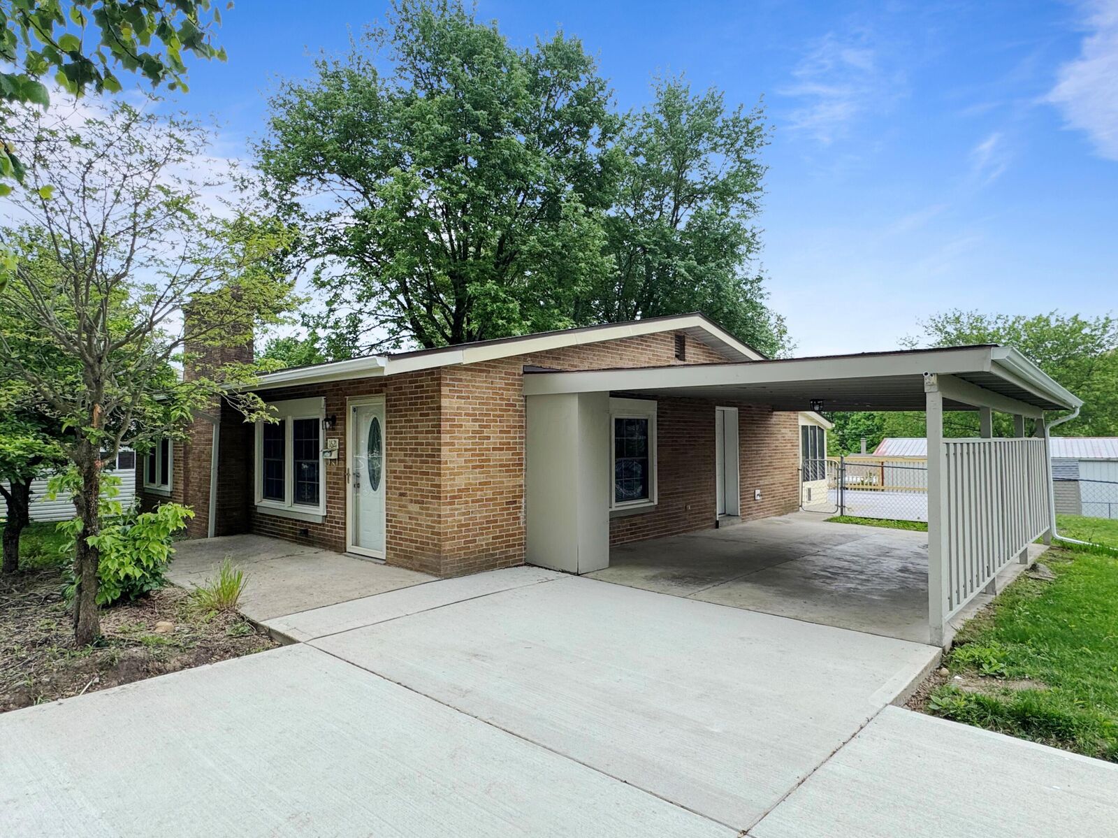 Property Photo:  1621 Lookout Street  OH 43130 