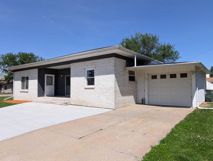Property Photo:  100 3rd Avenue  NE 68662 