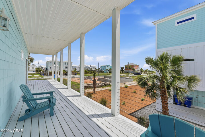 Property Photo:  105 Circle Drive  FL 32456 