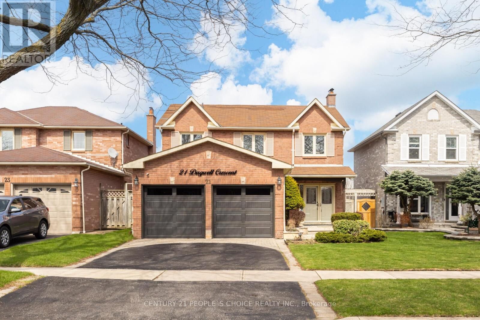 Property Photo:  21 Dagwell Crescent  ON L1T 3M8 