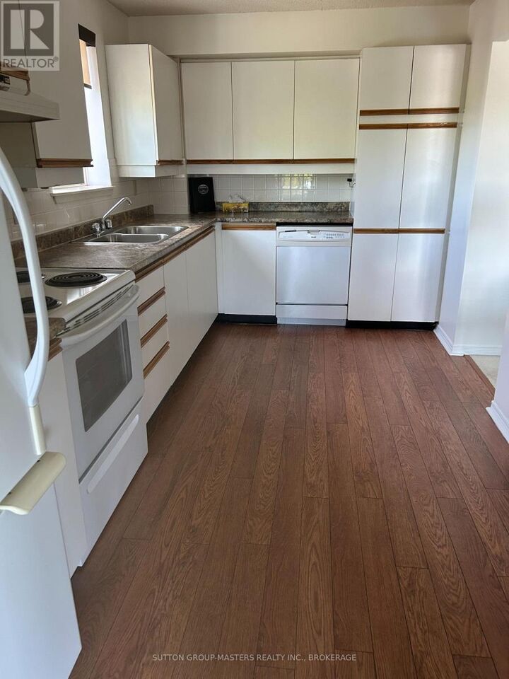 Property Photo:  257 Bath Road 405  ON K7M 7T3 