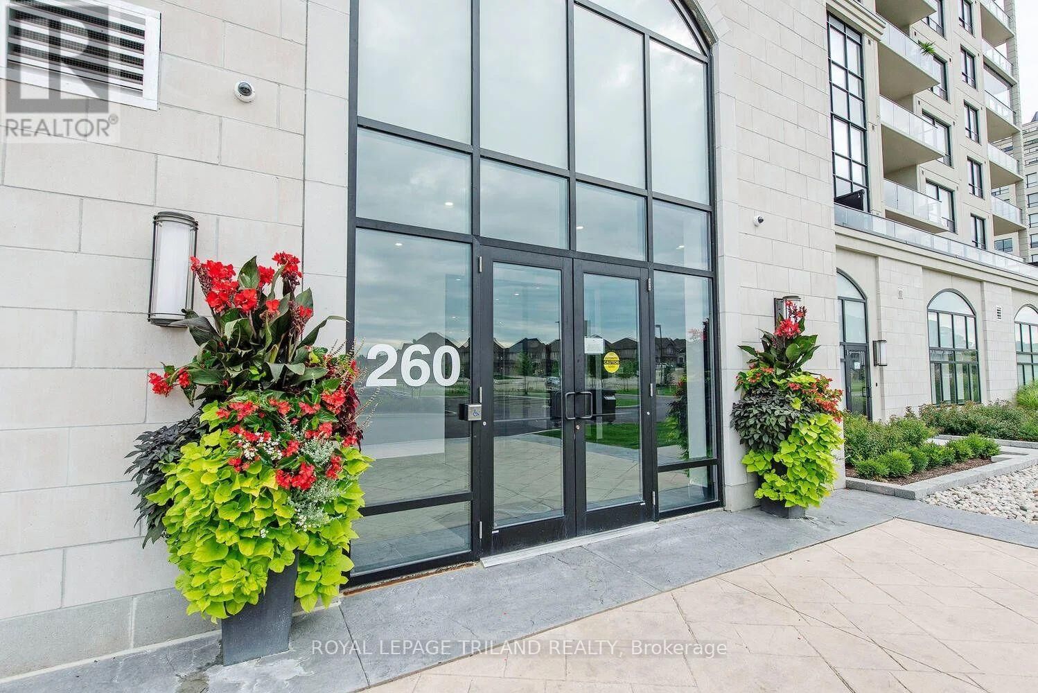 Property Photo:  260 Village Walk Boulevard 1403  ON N5X 0A6 