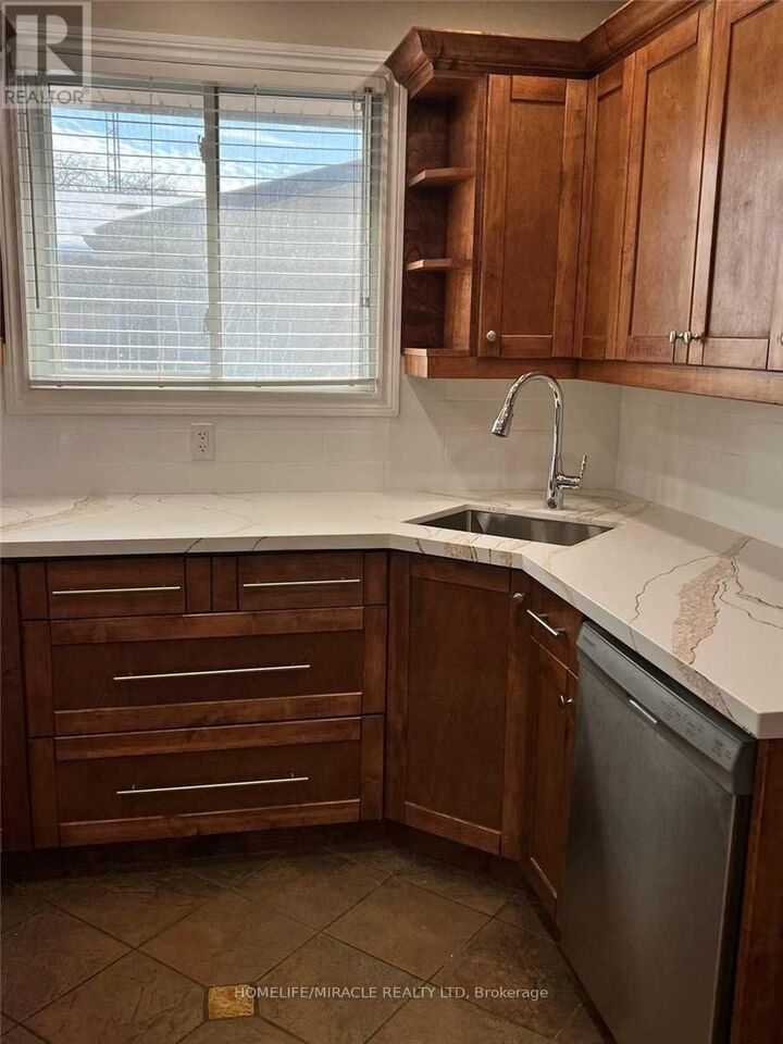 Property Photo:  78 Regent Drive  ON L2M 3L7 