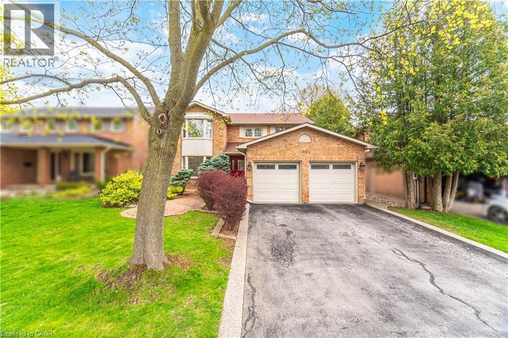 Property Photo: 1004 Roxborough Drive ON L6M 1E3