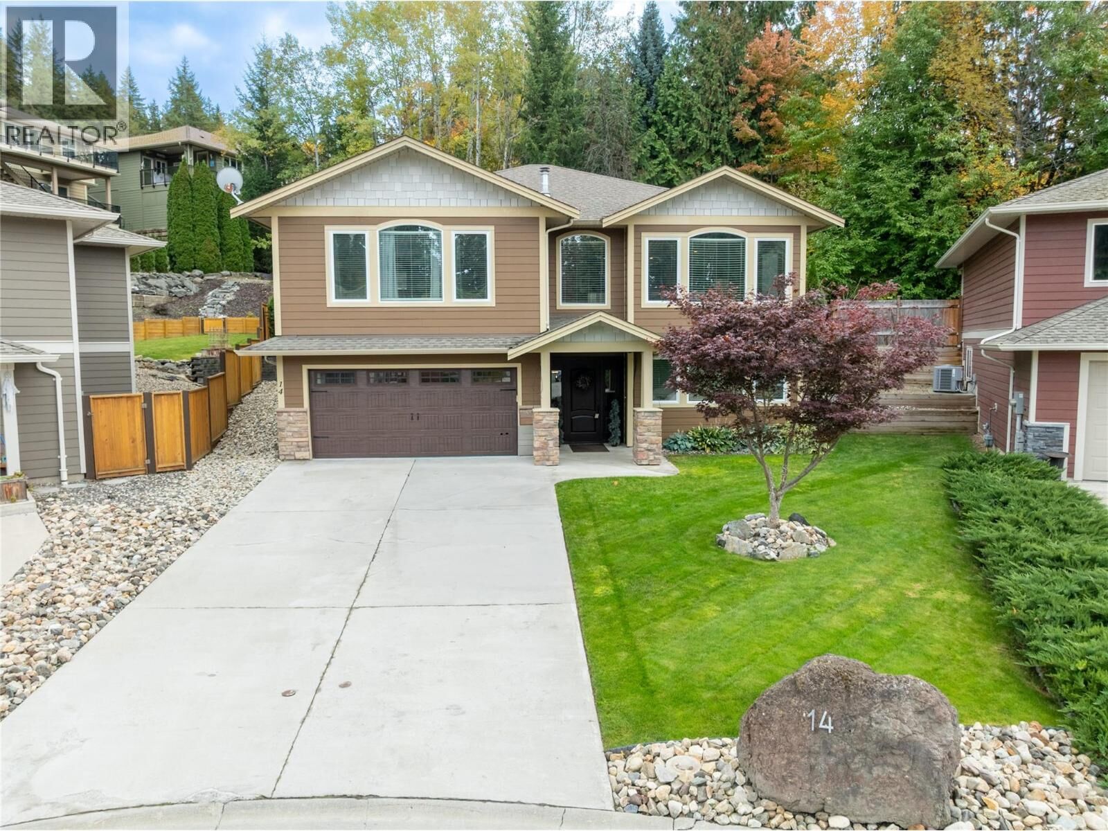 Property Photo:  1581 20 Street Northeast 14  BC V1E 0A7 