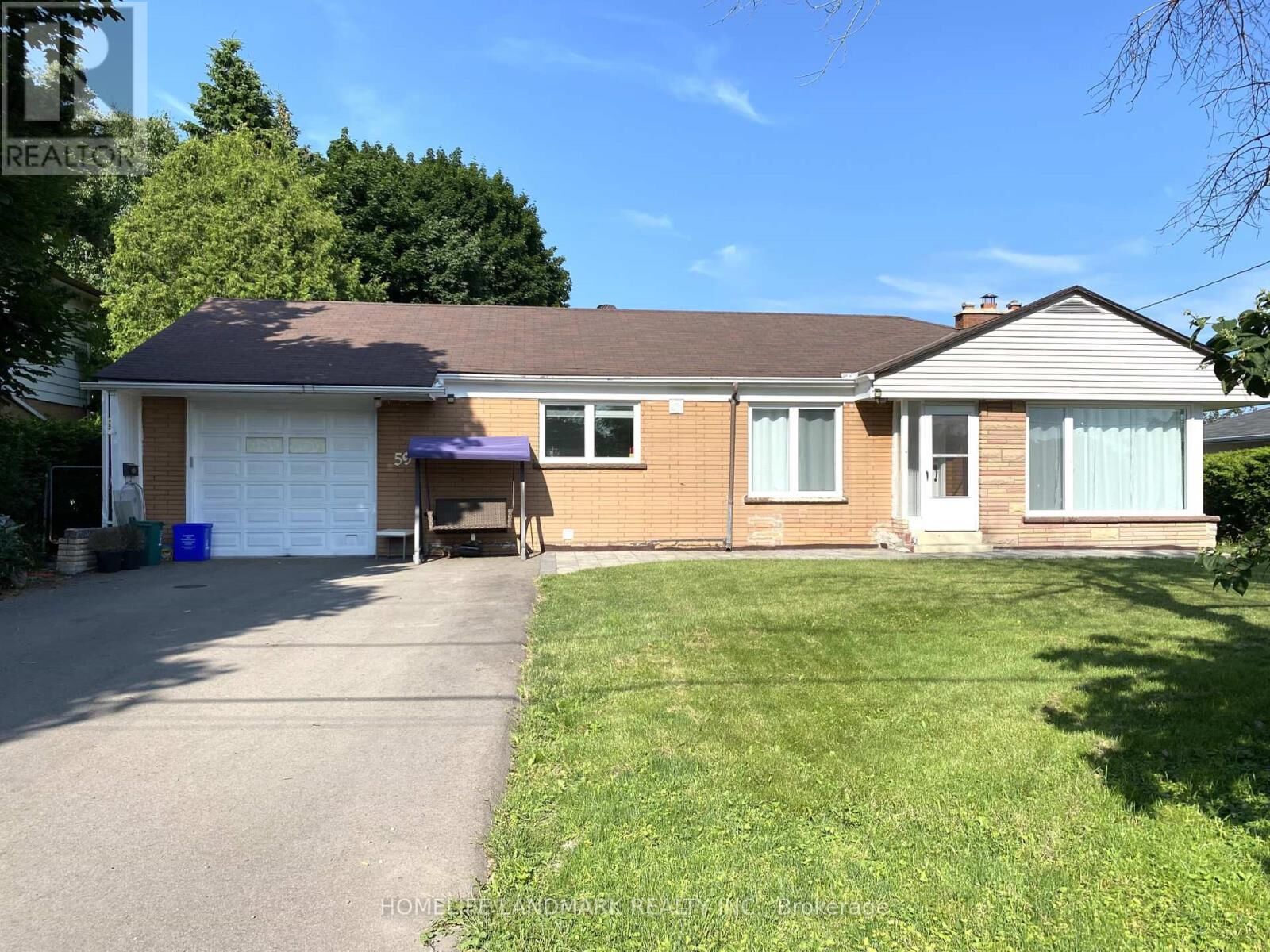 Property Photo: 59 Elizabeth Crescent South ON L1N 3R8