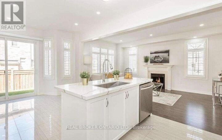 Property Photo:  197 Etheridge Avenue  ON L9E 1J1 