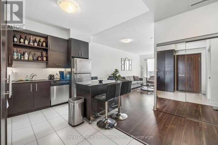 Property Photo: 277 South Park Road 810 ON L3T 0B7