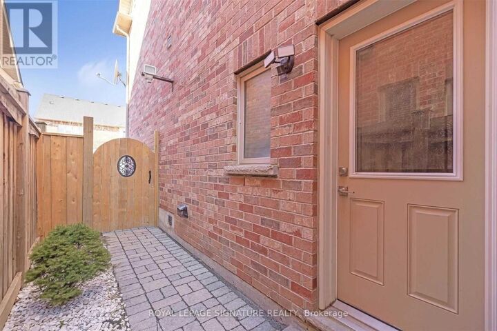 Property Photo:  3159 Seabright Drive Bsmt  ON L5M 0B5 