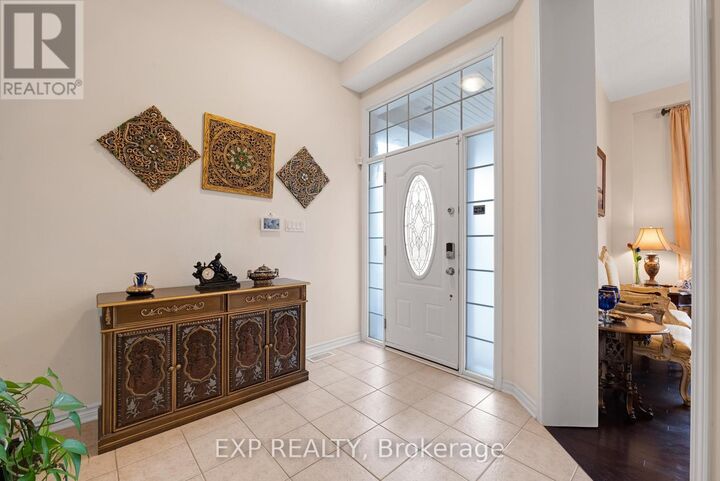 Property Photo:  323 Cheryl Mews Boulevard  ON L3X 3J6 