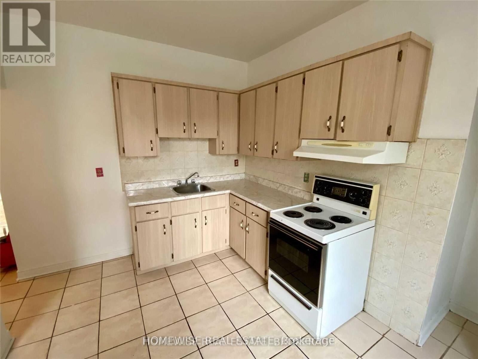 Property Photo:  1582 Queen Street West 1  ON M6R 1A6 
