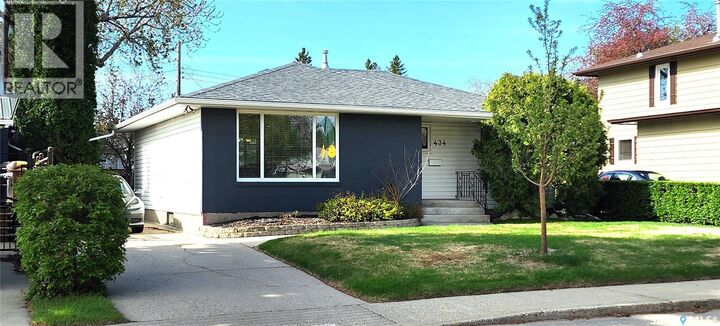 Property Photo:  434 Ash Street E  SK S7J 0K5 