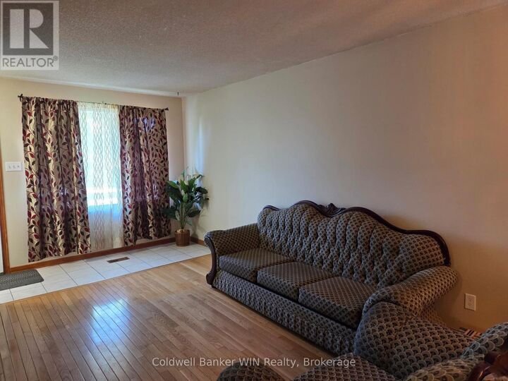 Photo de la propriété: 120 Melissa Crescent ON N0G 2L3