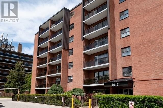 Property Photo: 1017 Seneca Avenue 705 ON L5G 3X5