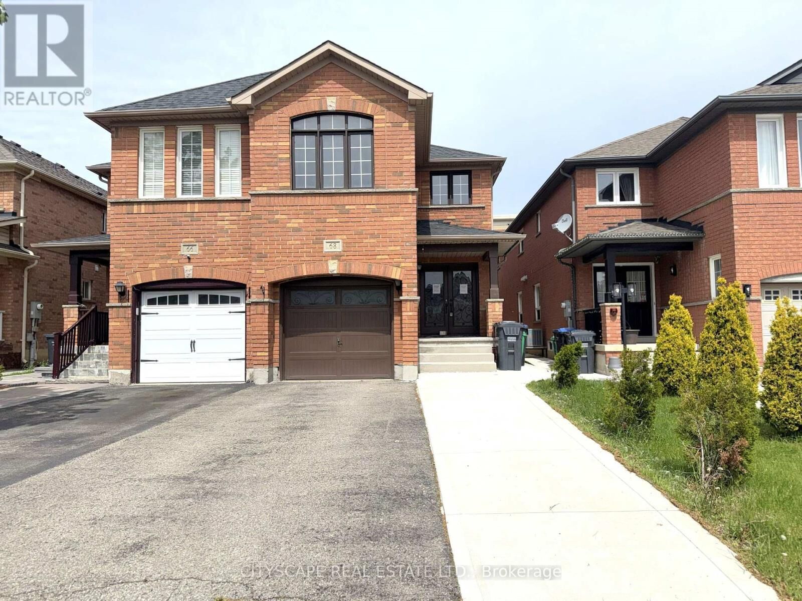 Property Photo: 68 Vintage Gate ON L6X 5C2