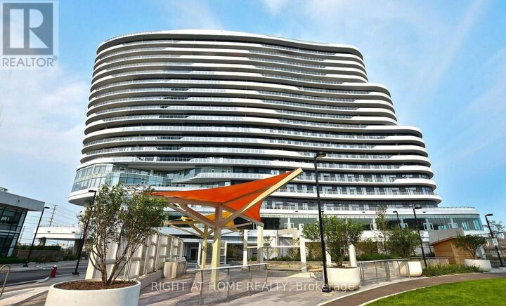 Property Photo:  2520 Eglinton Avenue West 1011  ON L5M 0Y4 