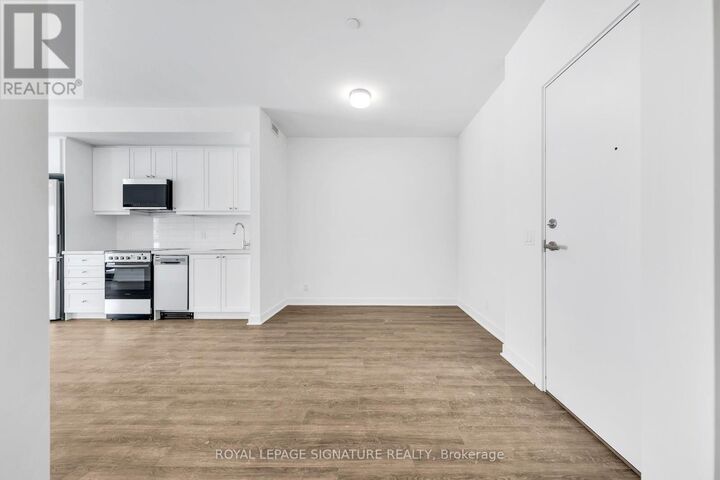 Property Photo:  51 Clarington Boulevard 111  ON L1C 0A1 