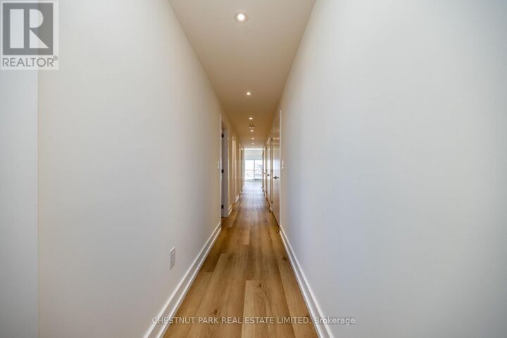 Property Photo:  29 Hatherley Road B  ON M6E 1V8 