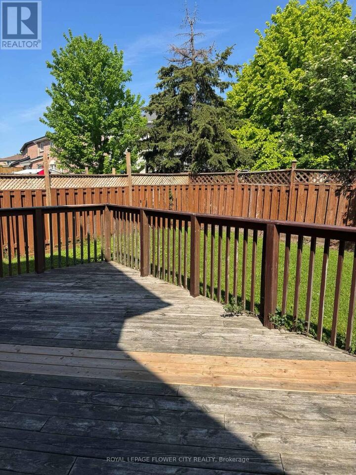 Property Photo: 116 Flowertown Avenue ON L6X 3Y6