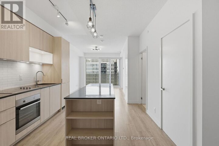 Property Photo:  20 Tubman Avenue 2202  ON M5A 0M8 