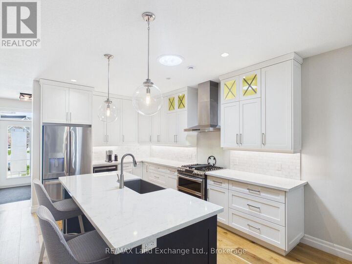 Property Photo:  552 Durham Street 11  ON N2Z 0G5 