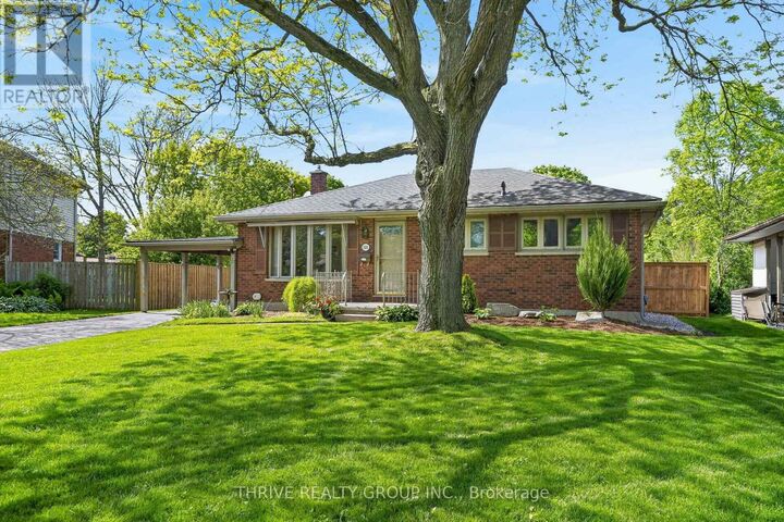 Property Photo: 121 Bow Street ON N5V 1B3