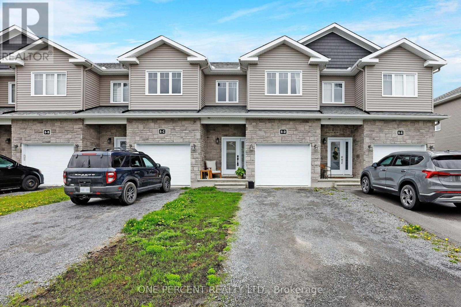Property Photo:  8D George Street  ON K0A 1R0 