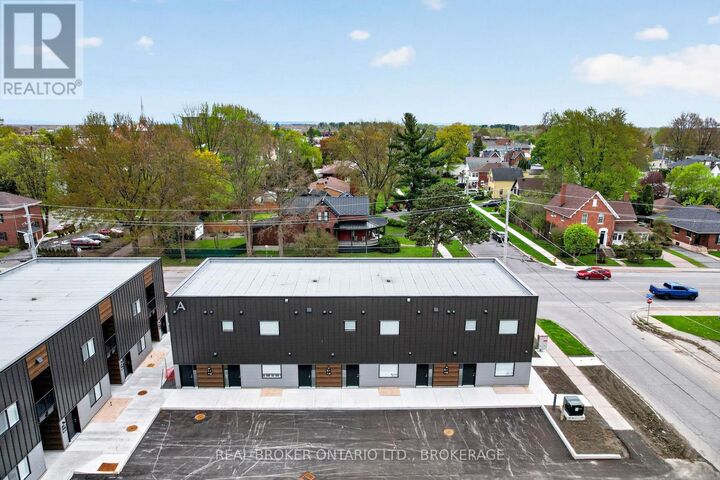 Property Photo:  600 Second Street East Unit #2A  ON K6H 4H3 