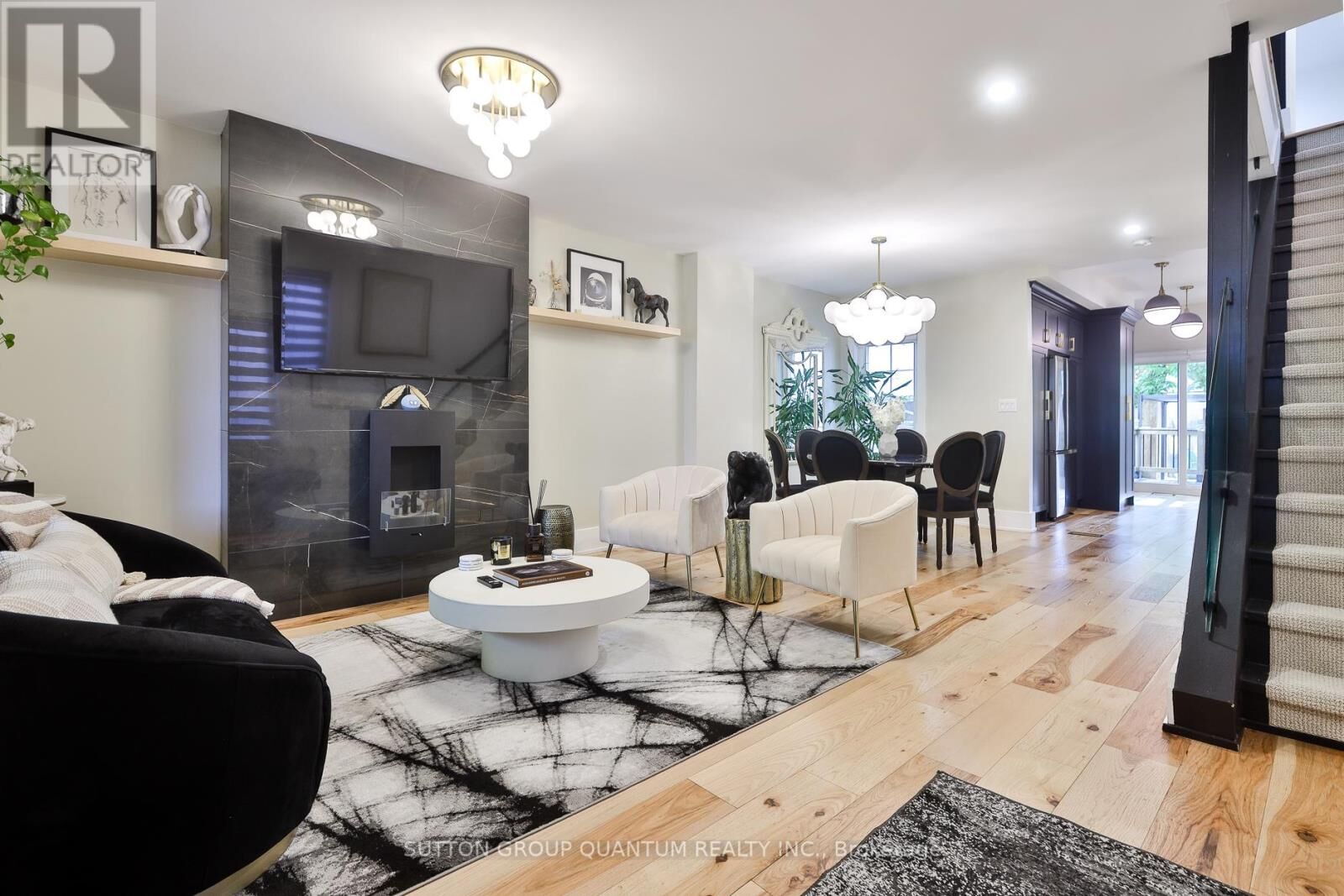 Property Photo:  268 Ashdale Avenue  ON M4L 2Y9 