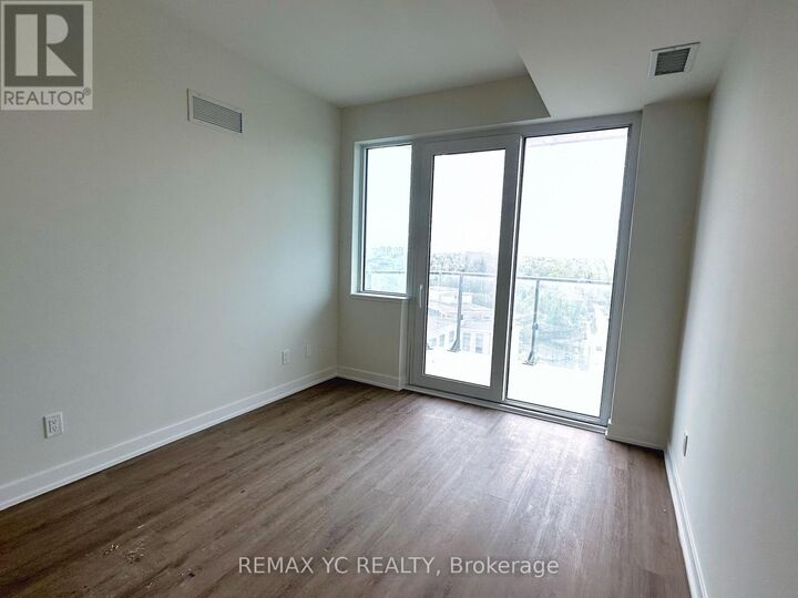 Property Photo: 15 Ellerslie Avenue 1005 ON M2N 0L7