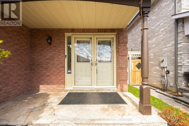Property Photo: 21 Dagwell Crescent ON L1T 3M8