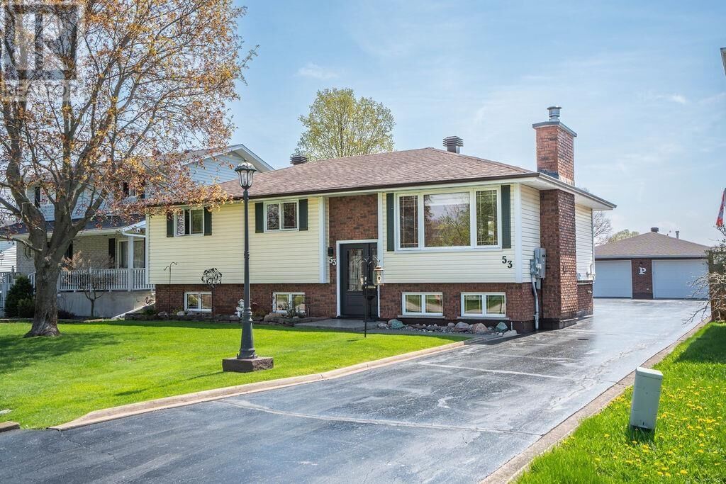 Property Photo:  53 Macmurray Ave  ON P6A 6C2 