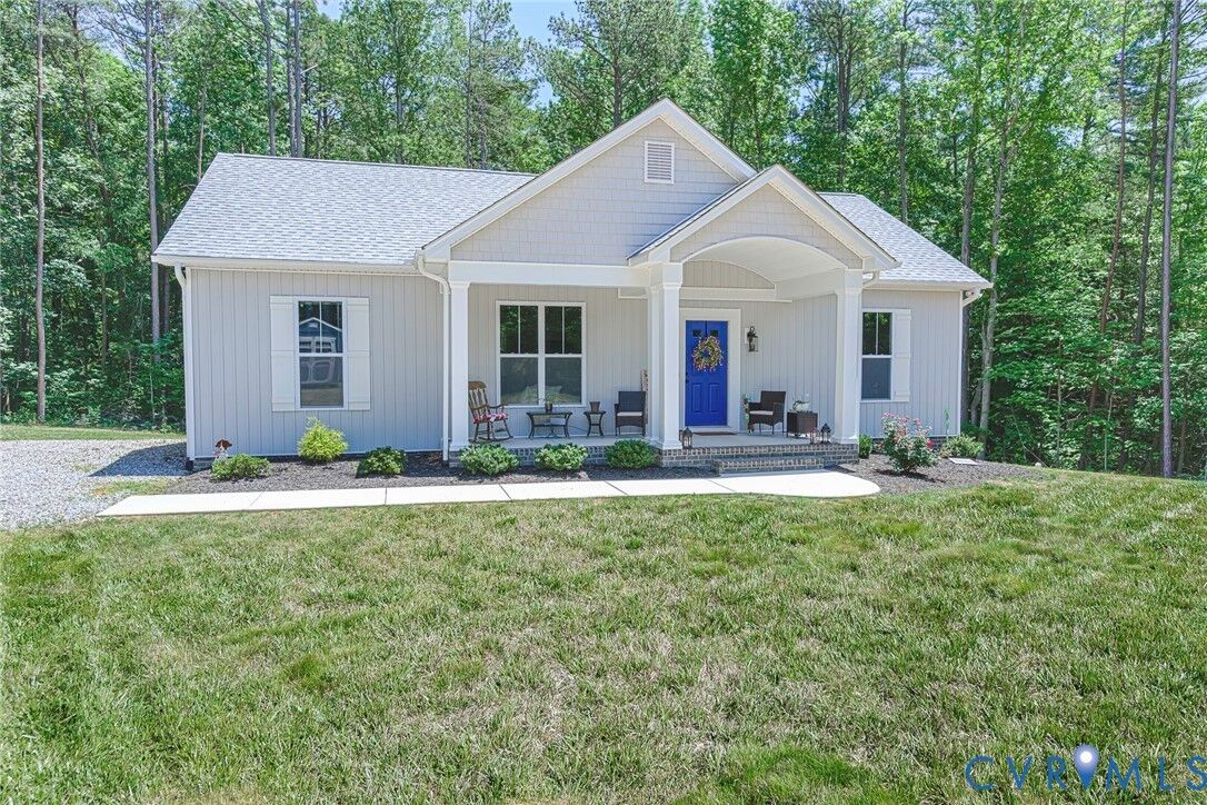 Property Photo: 8007 E Patrick Henry Highway VA 23955