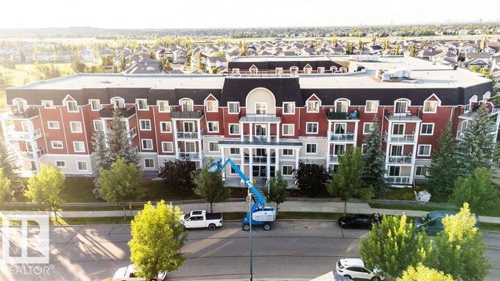 #117 226 Macewan SW — photo 1