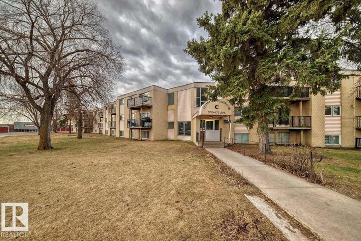 Property Photo: 5715 133 Avenue NW 4C AB T5A 0K3
