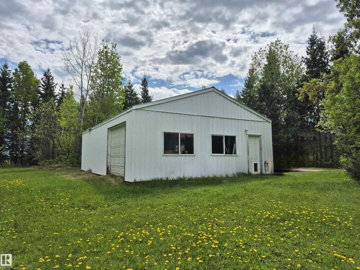 Property Photo:  53018 Rge Rd 95  AB T0E 2M0 